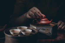 Load image into Gallery viewer, The Exquisite Supporting Role in the World of Ancient Rhyme and Tea Aroma - The Beauty of Tea Mat orchid Hu Cheng/pine Hu Cheng