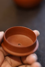 Load image into Gallery viewer, Tongxin Teahouse Teaware Recommendation Aged Red Clay Flat-Cover Lotus Seed Teapot | 150cc