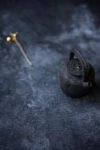 Load image into Gallery viewer, "Yun Po kettle" to everyone. There are two styles with capacities of 550ml and 750ml.