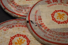 Load image into Gallery viewer, Tongxinshe Teahouse Recommends: 1998 "Yellow Seal" Pu'er Ripe Tea, Limited Free Tasting Samples
