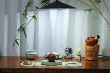 Load image into Gallery viewer, Teacher Ye Xiangkun made a traditional raw sand Zhu ni teapot, a replica of the Qing Dynasty goose egg-shaped teapot, with a capacity of 120cc, and there is only one of its kind.