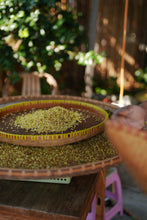 Load image into Gallery viewer, A Ruby Hue Holds Autumn's Essence: Tongxinshe Teahouse Presents Limited-Edition "Jiuqu Hongmei" for Autumn 九曲红梅