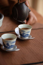 Load image into Gallery viewer, Set of 4 hand-painted blue and white landscape-wrapped silver teacups, capacity 30cc。