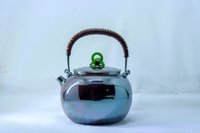 Load image into Gallery viewer, Tongxinshe Teahouse Launches New Mirror-Finished Pure Silver Teapot | A Treasure from Hongji: Premium for Boiling Water, Noble for Brewing Tea