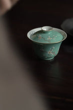 Load image into Gallery viewer, Tongxin She Teahouse | Jingdezhen Wuzhi Green Plum Visiting盖碗 : A Poetic Spring in Tea Ware