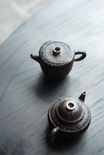 Load image into Gallery viewer, Tongxin She Recommendation | Jingdezhen "Serene Emptiness" Teapot