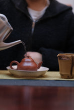 Load image into Gallery viewer, Treasures of Tongxin She Teahouse: Ye Xiangkun's Handmade Small Coal Kiln Zhuni Pear - shaped Teapot