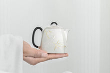 Load image into Gallery viewer, "Hongji Treasures" produces 9999 sterling silver Sifang Qin Quan gold bamboo tea making silver pot