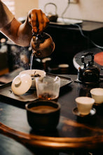 Load image into Gallery viewer, The Small Silver Kettle Paying Tribute to the 1980s: The Integration of Time and Craftsmanship