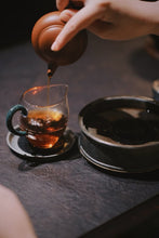 Load image into Gallery viewer, A 1998 China Tea Spring Tip: Savoring 27 Years of Aged Fragrance at Tongxinshe Teahouse珍藏品