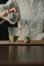 Load image into Gallery viewer, Tongxin She Teahouse Recommends: Ink Plum Gilded Gaiwan and Master Cup – A Cup Holds the Pure Soul of Plums and Snow