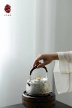 Load image into Gallery viewer, Collection grade unicorn gold ingot sterling silver pot/麒麟银壶