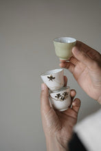Load image into Gallery viewer, Tongxin She presents the "Wandering Amid Spring Blossoms" portable tea gift set.