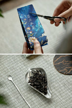 Load image into Gallery viewer, Tongxin She New Release | Orchid Above the Rocks(岩上幽兰)
Pure Qian Li Xiang from Water Curtain Cave – Qishan, Wuyi Rock Tea Limited to 15kg | For Tea Lovers Who Prefer High-Fragrance Teas