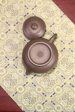 Load image into Gallery viewer, Recommendation of Aipan Purple Clay Teapot by Master Xu Linfeng at Tongxinshe Teahouse