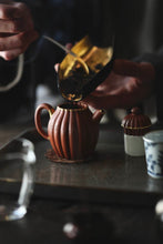 Load image into Gallery viewer, A Pot Embodies Ancient Rhymes, and Golden Ridges Reflect Blessings - The Limited Edition Purple Clay Pot of Tongxinshe Teahouse