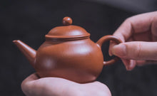 Load image into Gallery viewer, Guava purple clay teapot/100cc is completely handmade.