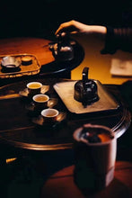 Load image into Gallery viewer, The Small Silver Kettle Paying Tribute to the 1980s: The Integration of Time and Craftsmanship