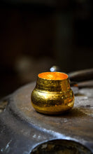 Load image into Gallery viewer, Tongxin She · Start of Spring Pure Gold Teapot | Limited One-of-a-Kind 100cc 120g Handcrafted Collection