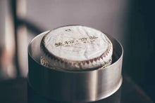 Load image into Gallery viewer, Tongxin She Teahouse: Encountering the Ancient Charm and Tea Aroma of JIELAN Tea Tin