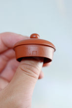 Load image into Gallery viewer, Xiangyun Vermilion Clay Teapot · Noble Elegance from Old Huangshan Mine惠祥云。