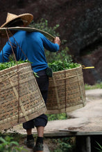Load image into Gallery viewer, With the passage of time and unique craftsmanship: Tongxin She Teahouse's 33rd Anniversary Special Edition Rock Tea "Zhuangyuanhong".
