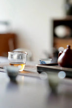 Load image into Gallery viewer, Glass Gong Dao Bei/3 options.