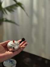 Load image into Gallery viewer, "Small Silver Pot with Retro Hammered Sandalwood Handle and Side Handle" /60ml