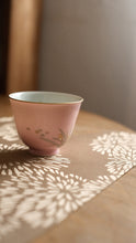 Load image into Gallery viewer, Jingdezhen hand-painted pastel swan gaiwan and teacup