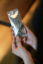 Load image into Gallery viewer, 2013 Lianyun‑Gu Full‑Fire Charcoal‑Roasted Da Hong Pao “Mu Xu” · Limited Sample Tasting