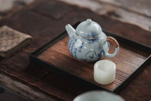 Load image into Gallery viewer, Modest Mind Embraces Bamboo, One Pot Hides Timeless Charm
——Tongxin Teahouse "Xuhuai" Blue and White Bamboo-Stone Cloud Teapot