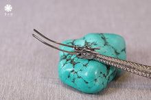 Load image into Gallery viewer, The Li Xiaobai 9999 Pure Silver Kettle Clip: An Exquisite Choice in the Elegance of Tea Affairs