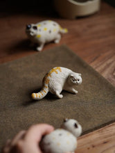 Load image into Gallery viewer, Tea Companions of Gentle Charm · Handmade Purple Clay Cat Tea Pets from Tongxin She紫砂猫咪🐱