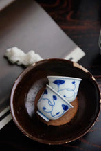 Load image into Gallery viewer, New Arrival at Tongxinshe Teahouse: Blue and White Ganoderma Cup – A Touch of Ming Dynasty Elegance in Every Sip