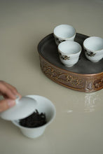 Load image into Gallery viewer, Amber Deer‑Crane Floral Tea Boat / Hu Cheng
A Tea Session Embodies the Poetry of Deer, Cranes and Blossom‑strewn Forests
Recommended by Tongxinshe Teahouse