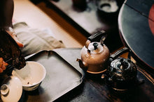 Load image into Gallery viewer, The Small Silver Kettle Paying Tribute to the 1980s: The Integration of Time and Craftsmanship