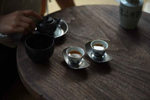 Load image into Gallery viewer, Set of 4 hand-painted blue and white landscape-wrapped silver teacups, capacity 30cc。