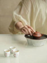 Load image into Gallery viewer, Tongxinshe Teahouse · Bone-Free Color Plum & Bamboo "Double Purity" Fragrance-Sniffing Cup /梅竹双清闻香杯