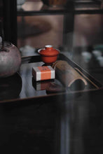 Load image into Gallery viewer, Tongxin Tea House | Appreciation of Jingdezhen's Handmade Coral Red Gaiwan