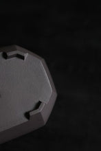 Load image into Gallery viewer, Tongxinshe Teahouse Recommends: Purple Clay Octagonal Four-legged Tea Boat – The Quiet Stability Hiding in the Tea Setting