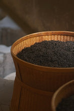 Load image into Gallery viewer, New Product Launch | Handmade by Intangible Cultural Heritage Inheritor Wang Guoxing, 2025 Matouyan Rougui "Horse Meat" Makes a Grand Debut 马头岩肉桂