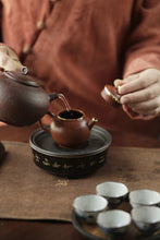 Load image into Gallery viewer, "Black Glazed and Gold-traced Tripod Tea Saucer: An Exquisite Choice on the Tea Table"