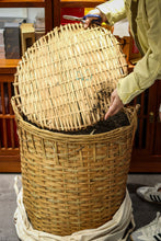 Load image into Gallery viewer, Tongxin She Teahouse | Tasting and Sharing of the 1994 Old Liubao Tea: The Warmth and Charm Precipitated by Time