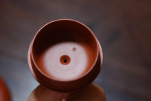 Load image into Gallery viewer, The Zen-like Elegance in Tongxin She Teahouse: Master Hui Xiangyun's "Heart Sutra Pot"