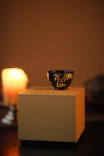 Load image into Gallery viewer, Tongxinshe Teahouse Recommendation: Ink Rhythm Golden Bamboo Faceted Cup – Black Jade Holds the Fragrance, Golden Bamboo Mirrors the Tea