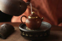 Load image into Gallery viewer, "Black Glazed and Gold-traced Tripod Tea Saucer: An Exquisite Choice on the Tea Table"