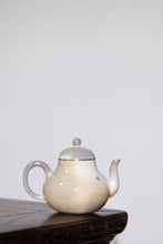 Load image into Gallery viewer, Chai Shao Si Ting Small Teapot / Sterling Silver Decorative Inlaid Butterfly Flowers.
