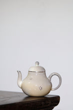 Load image into Gallery viewer, Chai Shao Si Ting Small Teapot / Sterling Silver Decorative Inlaid Butterfly Flowers.