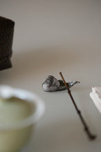 Load image into Gallery viewer, Tongxin She presents the "Wandering Amid Spring Blossoms" portable tea gift set.