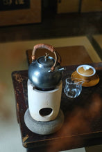 Load image into Gallery viewer, Tea Holds Dao, Fragrance Emerges from Fire – Two High-Fire Rock Teas at Tongxin She Teahouse, For Discerning Tea Lovers Only要悟空,得八戒。